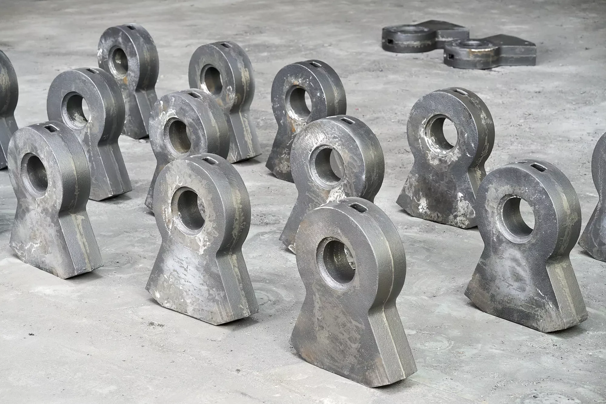 Dual Hardness Alloy Steel Shredder Hammer 17 Shredder Dual Hardness Alloy Steel Hammer