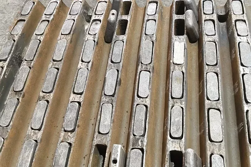 Inlaid High Chrome Cast Iron Jaw Crusher Tooth Plate