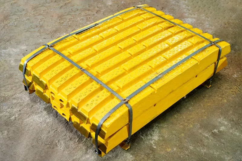 Inlaid Wear-Resistant Alloy Bar And Tooth Plate